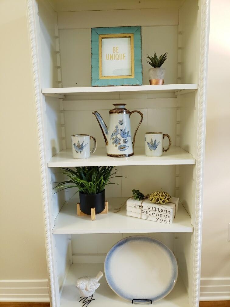 Decorative shelf
