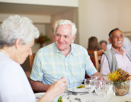 seniors dining together
